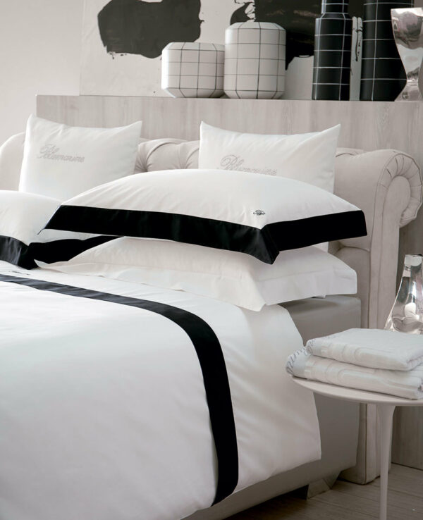 Completo copripiumino matrimoniale “Grand Hotel” Blumarine - immagine 2